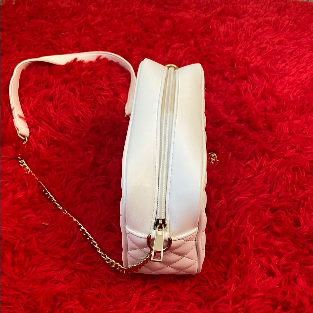 Elegant White Quilted Crossbody Bag - Picture 2 of 5